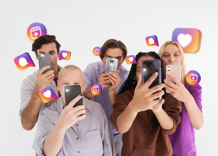 Redes Sociais e Autoestima: Como a Bíblia Define Seu Verdadeiro Valor